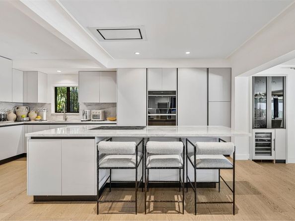 1155 N Biscayne Point Rd, Miami Beach FL 33141