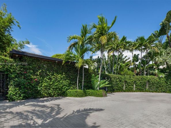 1155 N Biscayne Point Rd, Miami Beach FL 33141