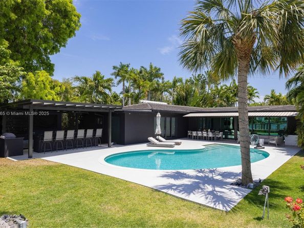 1155 N Biscayne Point Rd, Miami Beach FL 33141