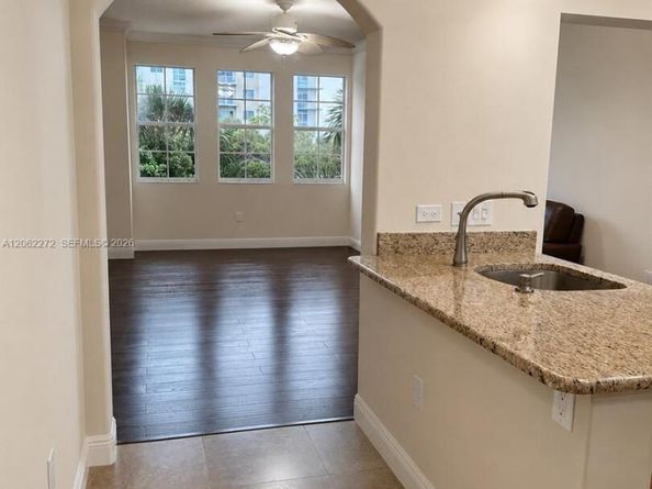 533 NE 3rd Ave 320, Fort Lauderdale FL 33301