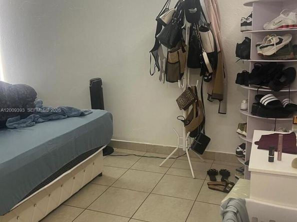 1245 W 24th St 121, Hialeah FL 33010