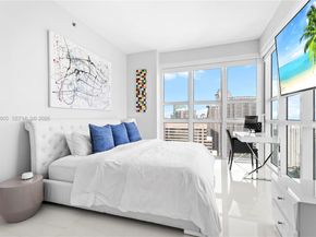 950 Brickell Bay Dr 4710, Miami FL 33131