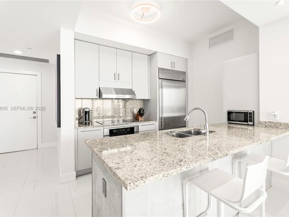 950 Brickell Bay Dr 4710, Miami FL 33131