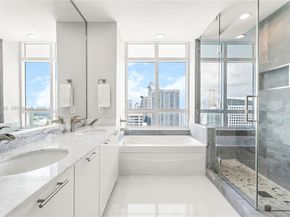 950 Brickell Bay Dr 4710, Miami FL 33131