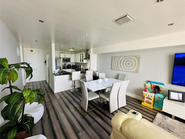 13499 S Biscayne Blvd 1702, Miami FL 33181