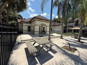 570 S Park Rd 176, Hollywood FL 33021