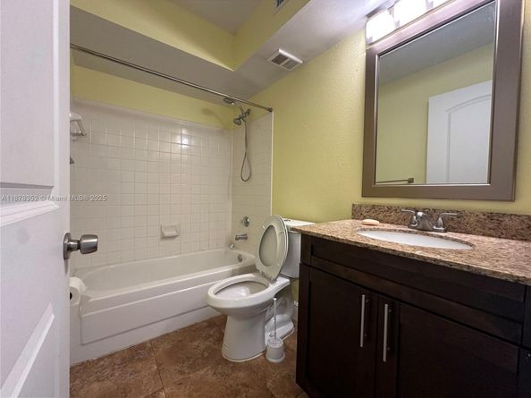 2627 NW 33rd St 2209, Oakland Park FL 33309