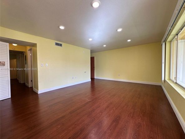 2627 NW 33rd St 2209, Oakland Park FL 33309