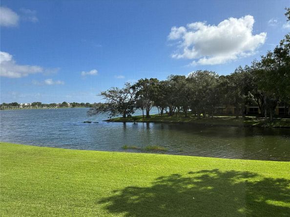 2627 NW 33rd St 2209, Oakland Park FL 33309