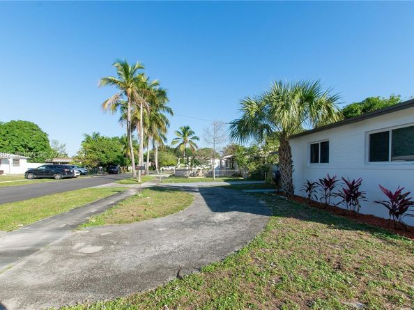 17231 NW 24th Pl, Miami Gardens FL 33056