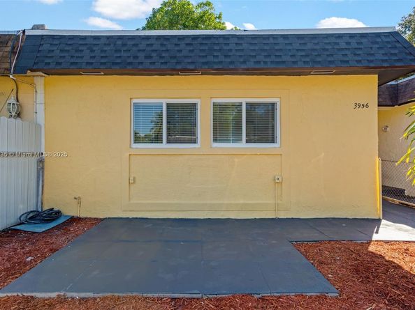 3956 NW 207th St Rd, Miami Gardens FL 33055