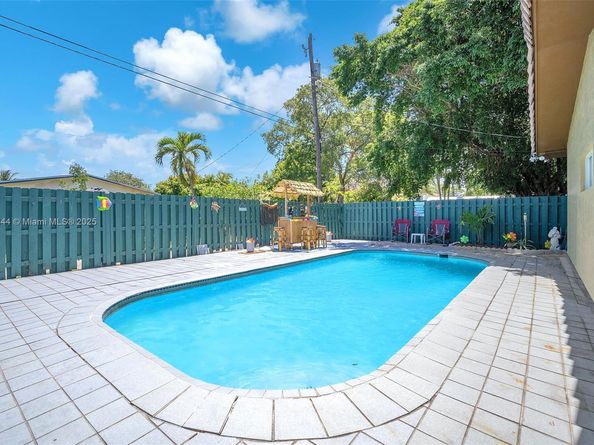 1520 N 25th Ave, Hollywood FL 33020
