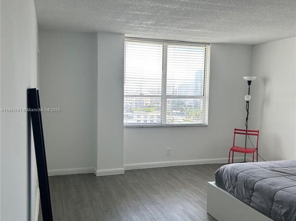 1800 Collins Ave 15B, Miami Beach FL 33139