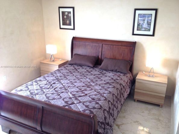 17555 SW Atlantic Blvd PH2, Sunny Isles Beach FL 33160