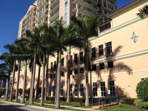 17555 SW Atlantic Blvd PH2, Sunny Isles Beach FL 33160