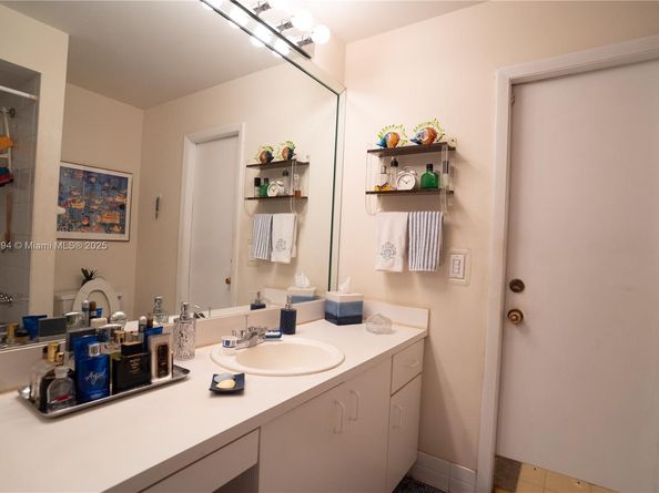 11680 SW 92nd St, Miami FL 33176