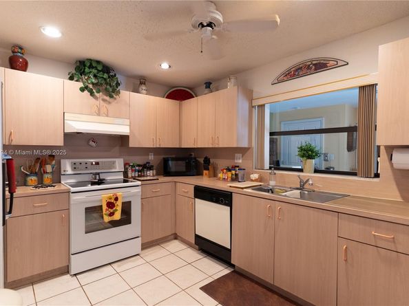 11680 SW 92nd St, Miami FL 33176