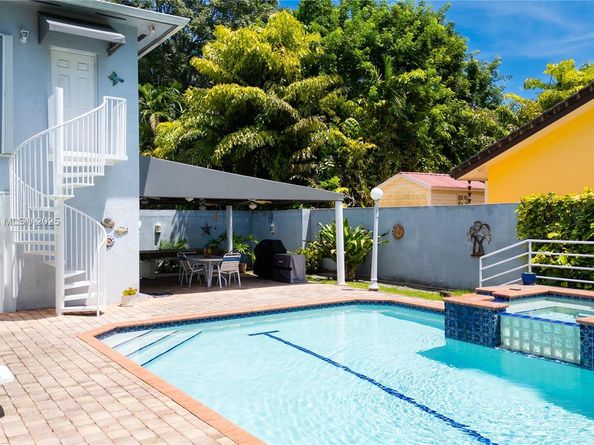11680 SW 92nd St, Miami FL 33176