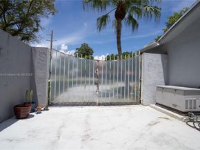 11680 SW 92nd St, Miami FL 33176