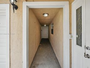 126 Barcelona Dr, Royal Palm Beach FL 33411