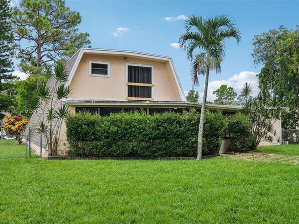 126 Barcelona Dr, Royal Palm Beach FL 33411