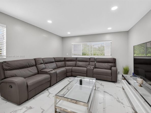 4164 NW 90th Ave 201, Coral Springs FL 33065