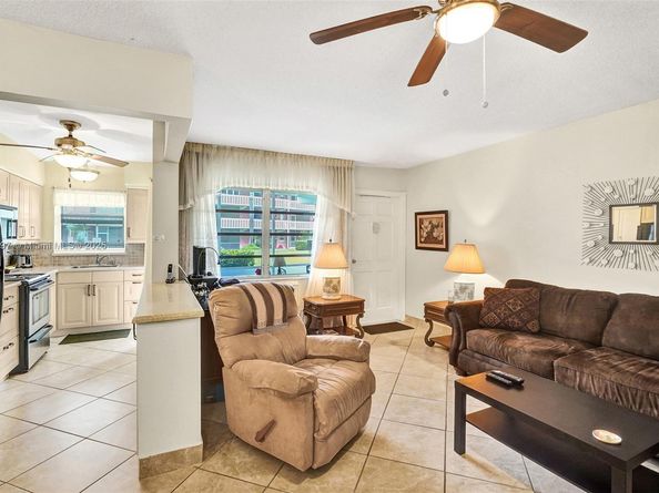 141 NE 10th Ave 27A, Hallandale Beach FL 33009