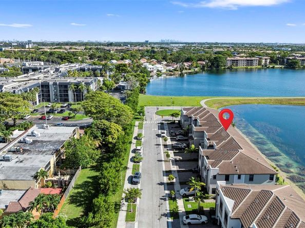 20544 NE 5th Pl, Miami FL 33179