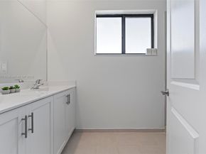 20544 NE 5th Pl, Miami FL 33179