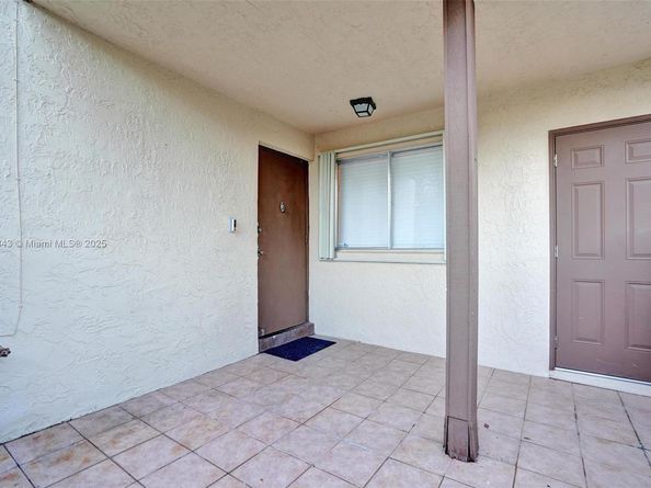 1233 Hampton Blvd, North Lauderdale FL 33068