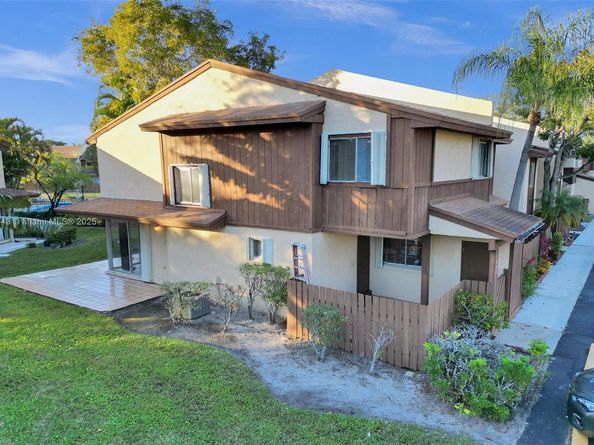 1233 Hampton Blvd, North Lauderdale FL 33068