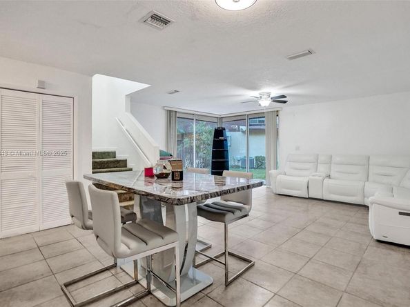 1233 Hampton Blvd, North Lauderdale FL 33068