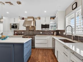 2131 NE 15th Ter, Wilton Manors FL 33305