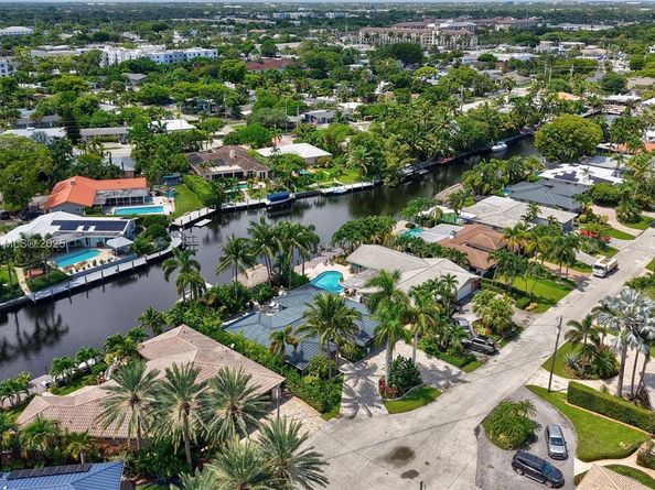 2131 NE 15th Ter, Wilton Manors FL 33305