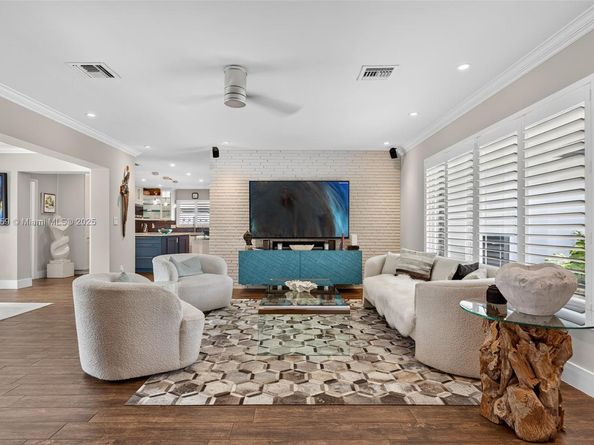 2131 NE 15th Ter, Wilton Manors FL 33305