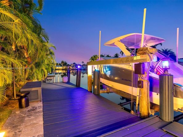 2131 NE 15th Ter, Wilton Manors FL 33305