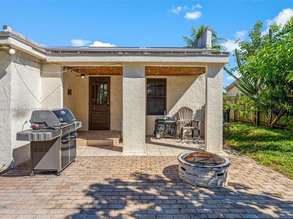 1517 N K St, Lake Worth FL 33460