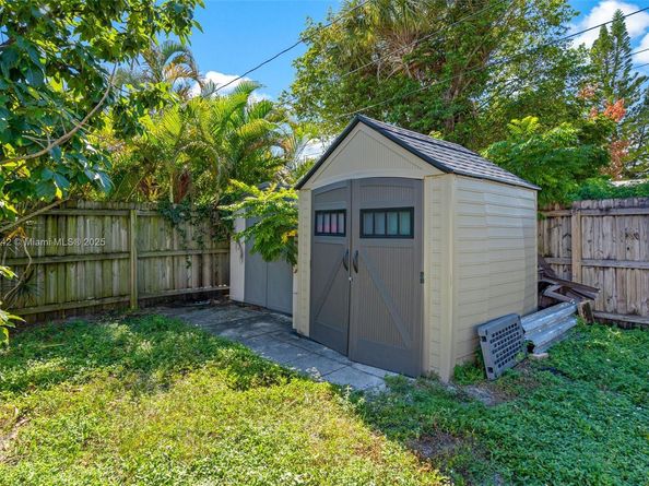 1517 N K St, Lake Worth FL 33460