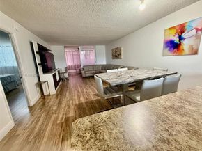 445 NE 195th St 429, Miami FL 33179