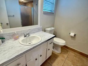 445 NE 195th St 429, Miami FL 33179