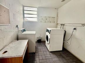 445 NE 195th St 429, Miami FL 33179