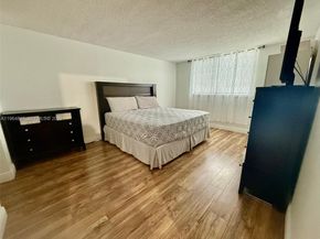 445 NE 195th St 429, Miami FL 33179