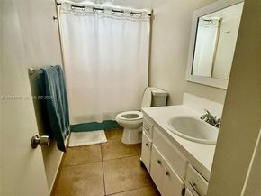 445 NE 195th St 429, Miami FL 33179