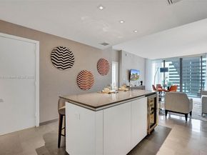 88 SW 7th St 1408, Miami FL 33130