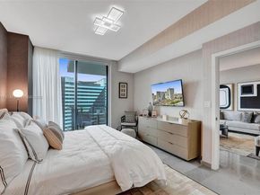 88 SW 7th St 1408, Miami FL 33130