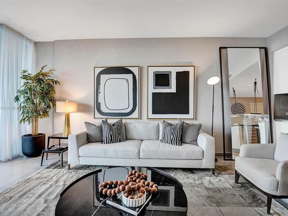 88 SW 7th St 1408, Miami FL 33130