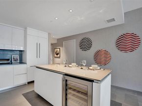 88 SW 7th St 1408, Miami FL 33130