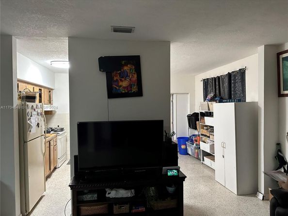 1838 NW 18th St, Miami FL 33125