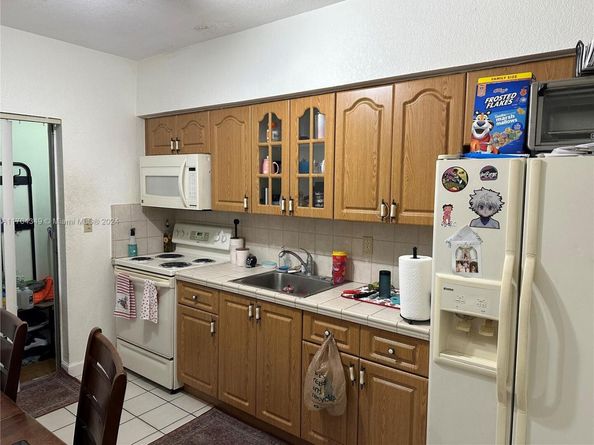 1838 NW 18th St, Miami FL 33125