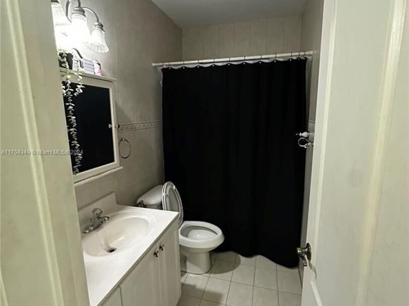 1838 NW 18th St, Miami FL 33125